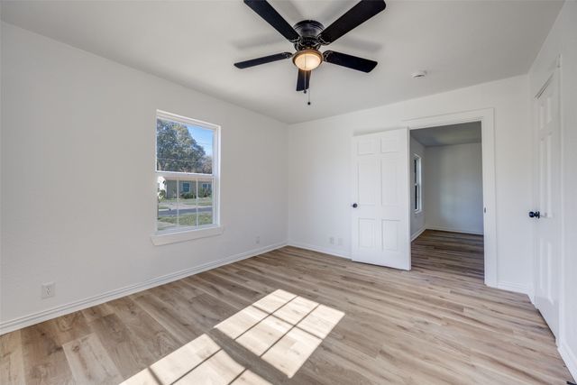 1209 S Maxey, Sherman, TX 75090