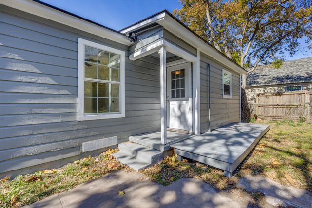 1209 S Maxey, Sherman, TX 75090