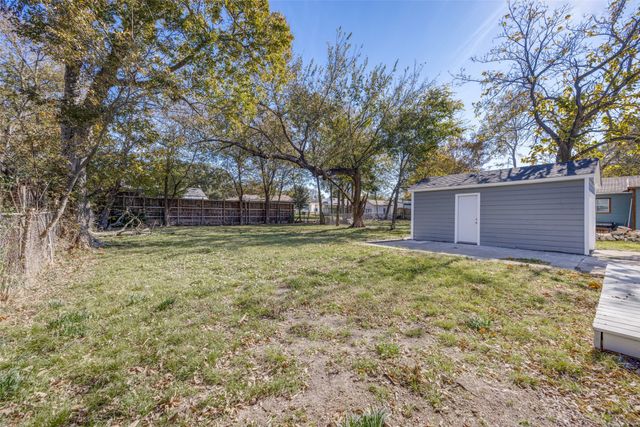 1209 S Maxey, Sherman, TX 75090