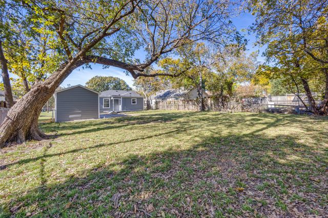 1209 S Maxey, Sherman, TX 75090