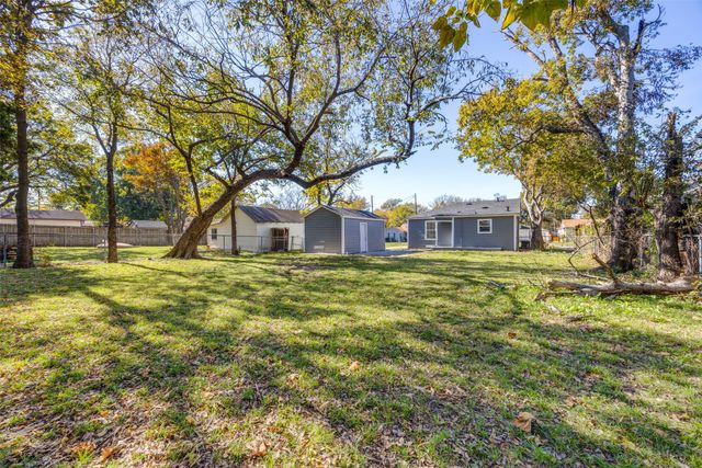 1209 S Maxey, Sherman, TX 75090