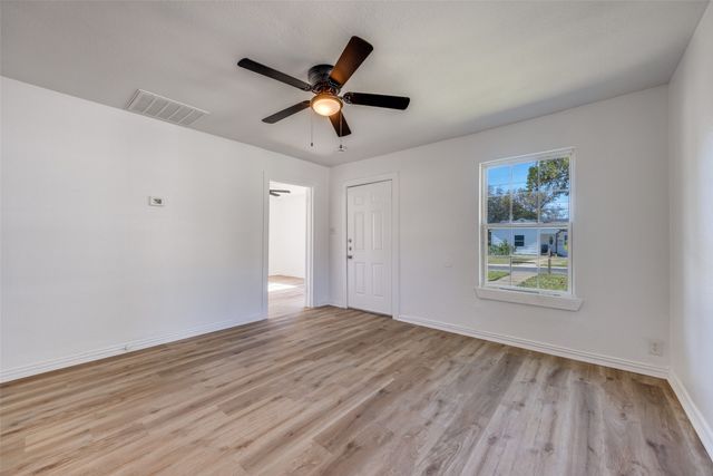 1209 S Maxey, Sherman, TX 75090