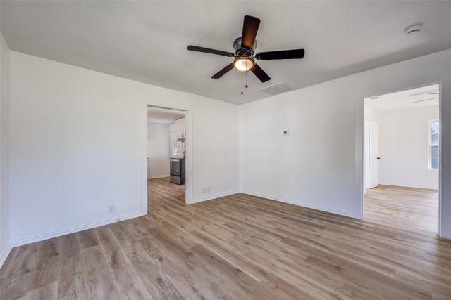 1209 S Maxey, Sherman, TX 75090