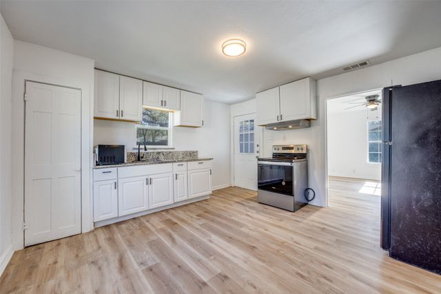 1209 S Maxey, Sherman, TX 75090