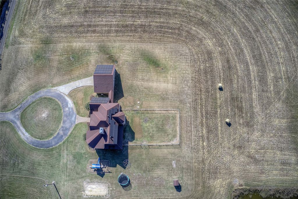 347 County Road 4736, Cumby, TX 75433