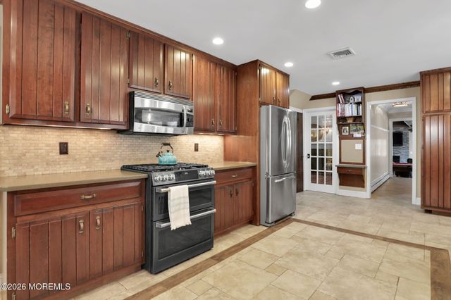 29 White Oak Drive, Colts Neck, NJ 07722