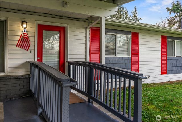 29733 4th Ave S, Federal Way, WA 98003