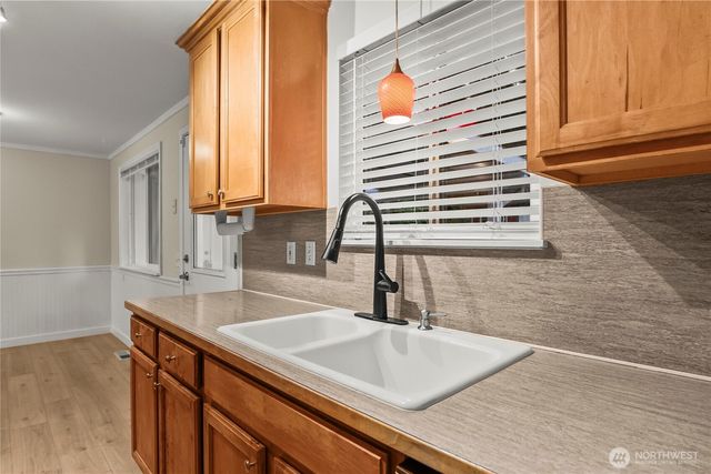 29733 4th Ave S, Federal Way, WA 98003