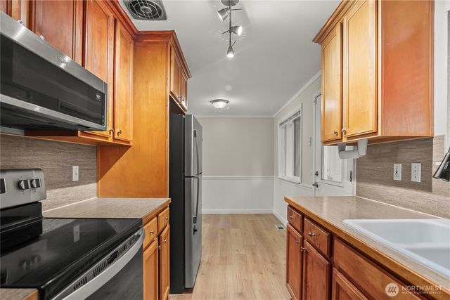 29733 4th Ave S, Federal Way, WA 98003