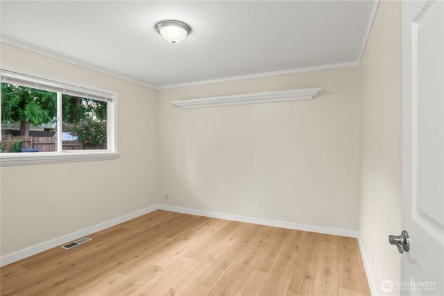 29733 4th Ave S, Federal Way, WA 98003