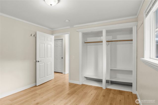 29733 4th Ave S, Federal Way, WA 98003