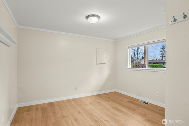 29733 4th Ave S, Federal Way, WA 98003