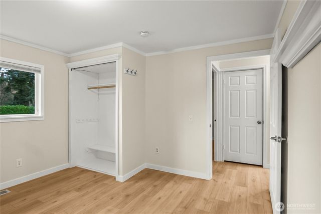 29733 4th Ave S, Federal Way, WA 98003