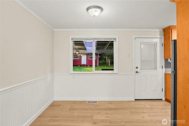 29733 4th Ave S, Federal Way, WA 98003