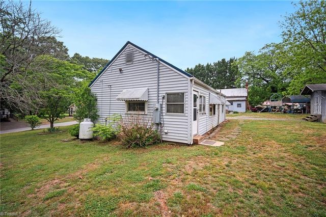 129 W Finch Avenue, Denton, NC 27239