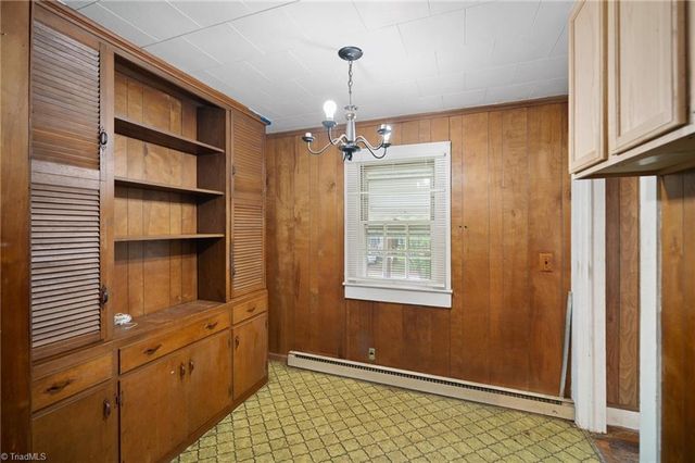 129 W Finch Avenue, Denton, NC 27239