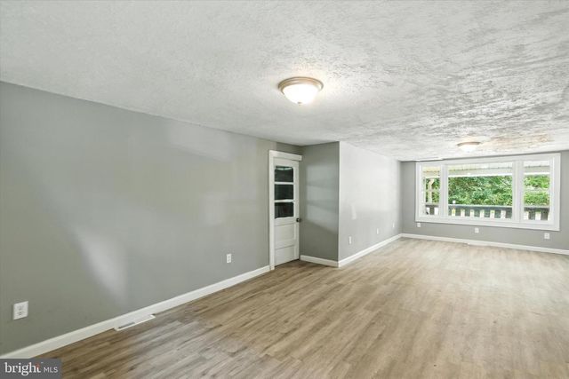 1480 KLEINFELTERSVILLE RD, Stevens, PA 17578