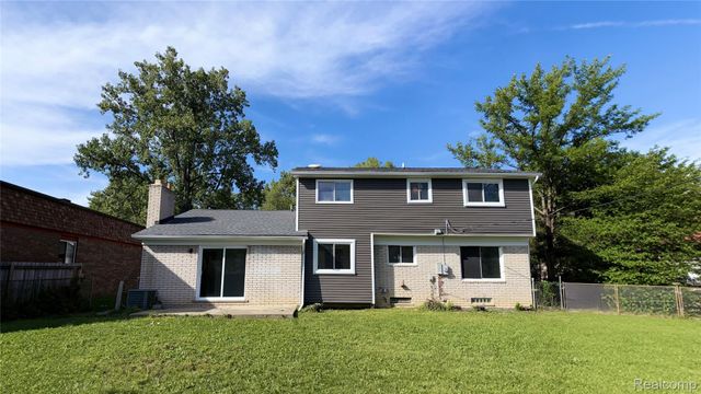 17365 Hilton Street, Southfield, MI 48075