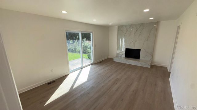 17365 Hilton Street, Southfield, MI 48075