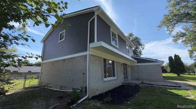 17365 Hilton Street, Southfield, MI 48075
