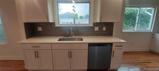 17365 Hilton Street, Southfield, MI 48075