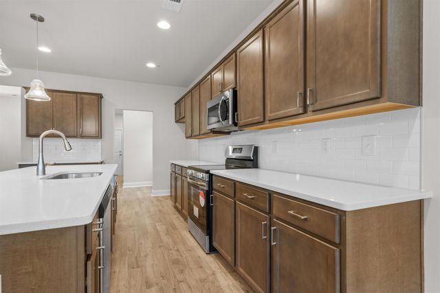 1160 NW Forest Bend Dr NW, Calabash, NC 28467