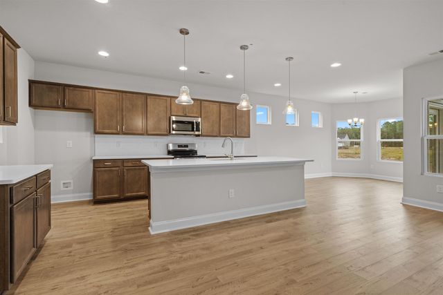 1160 NW Forest Bend Dr NW, Calabash, NC 28467