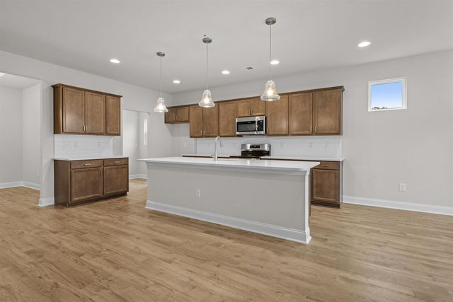 1160 NW Forest Bend Dr NW, Calabash, NC 28467