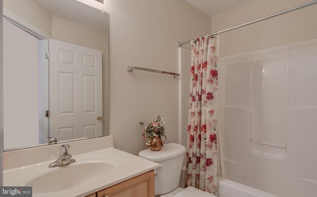 105 RAPHAEL CT, Martinsburg, WV 25403