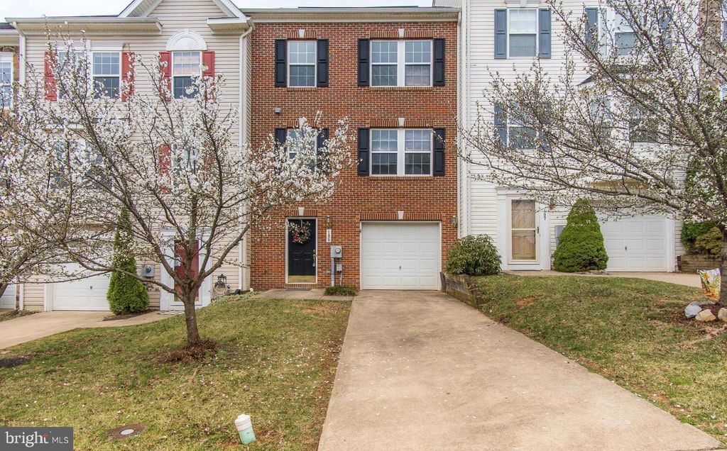 105 RAPHAEL CT, Martinsburg, WV 25403