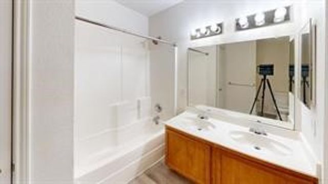 603 Ambarella Street, Arlington, TX 76002