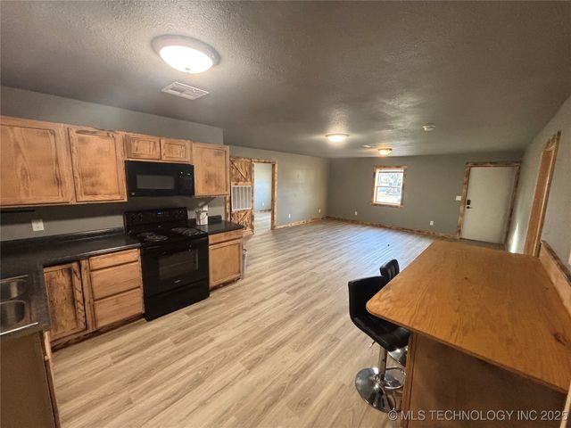 520 SW 2nd Street, Adair, OK 74330