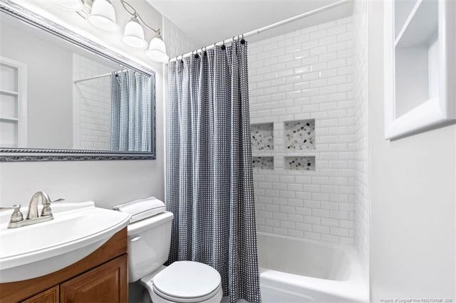 1805 Inverness Drive, Fayetteville, NC 28304