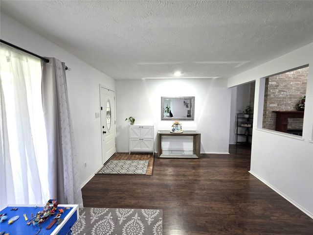 8827 Woodleigh Drive, Houston, TX 77083
