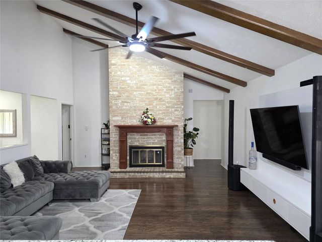 8827 Woodleigh Drive, Houston, TX 77083