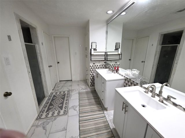 8827 Woodleigh Drive, Houston, TX 77083