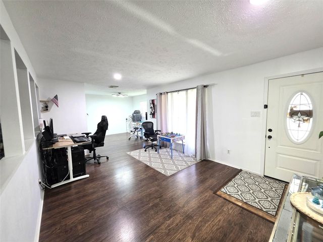 8827 Woodleigh Drive, Houston, TX 77083