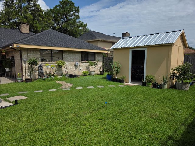 8827 Woodleigh Drive, Houston, TX 77083