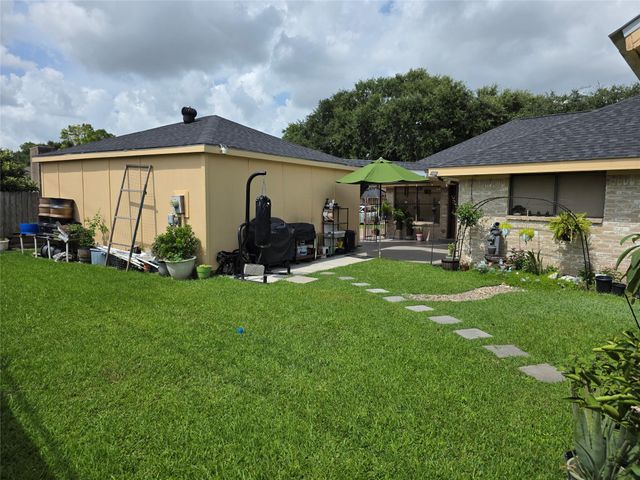 8827 Woodleigh Drive, Houston, TX 77083