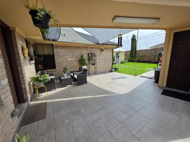 8827 Woodleigh Drive, Houston, TX 77083