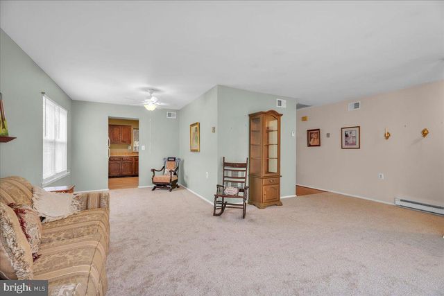 17 DUNSTABLE RD, Southampton, NJ 08088