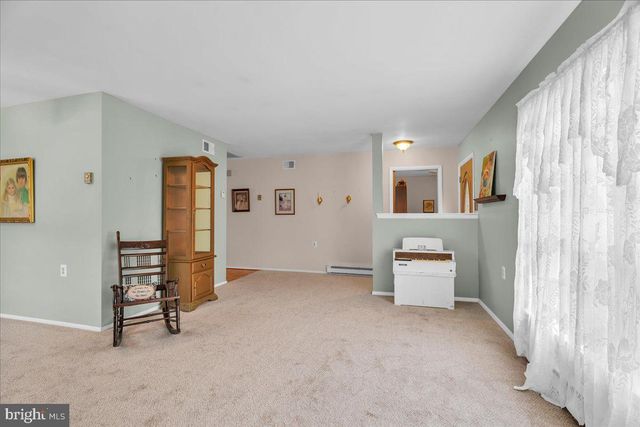 17 DUNSTABLE RD, Southampton, NJ 08088