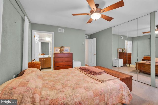 17 DUNSTABLE RD, Southampton, NJ 08088