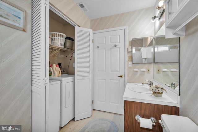 17 DUNSTABLE RD, Southampton, NJ 08088