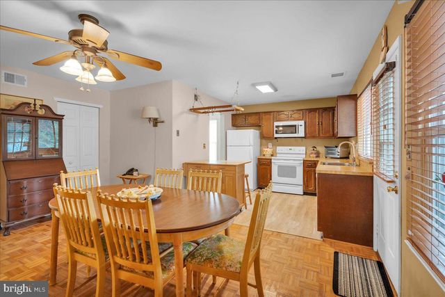 17 DUNSTABLE RD, Southampton, NJ 08088