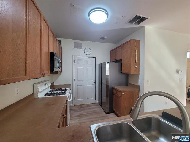 45 Birch Street 207, Ridgefield Park, NJ 07660