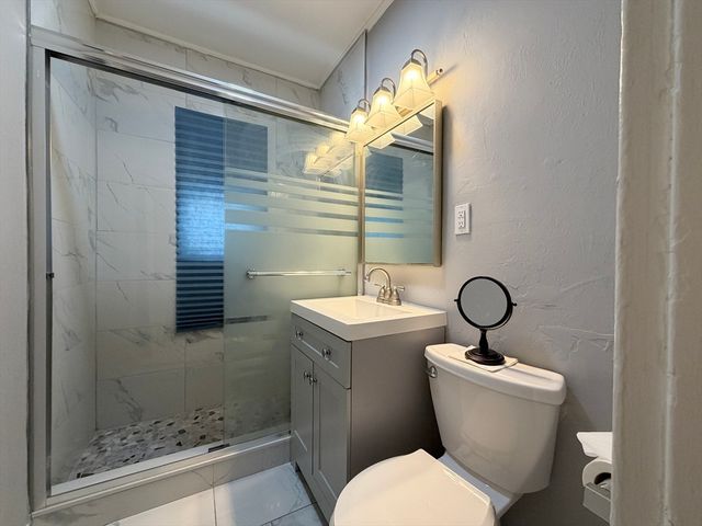 60 Ellerton Rd 60, Quincy, MA 02169