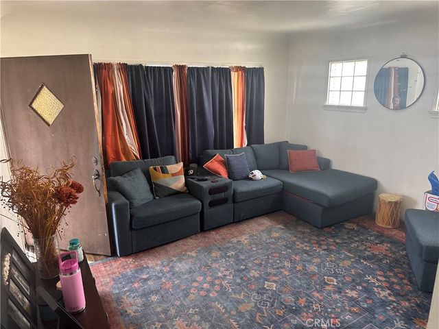 956 S Reservoir, Pomona, CA 91766