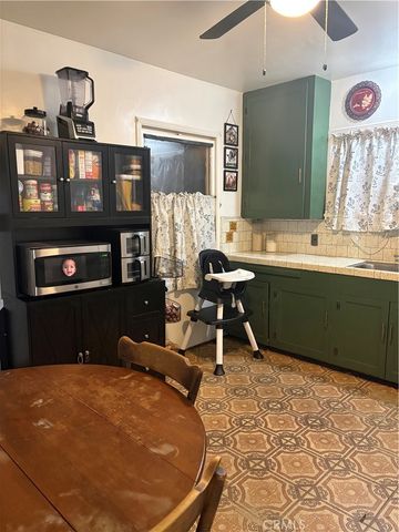 956 S Reservoir, Pomona, CA 91766