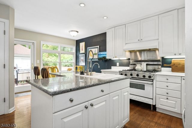 115 Maplewood Ave, Maplewood Twp., NJ 07040